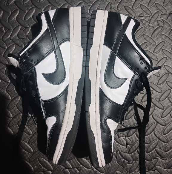 Women Nike Dunk panda low sneakers - Picture 4 of 15